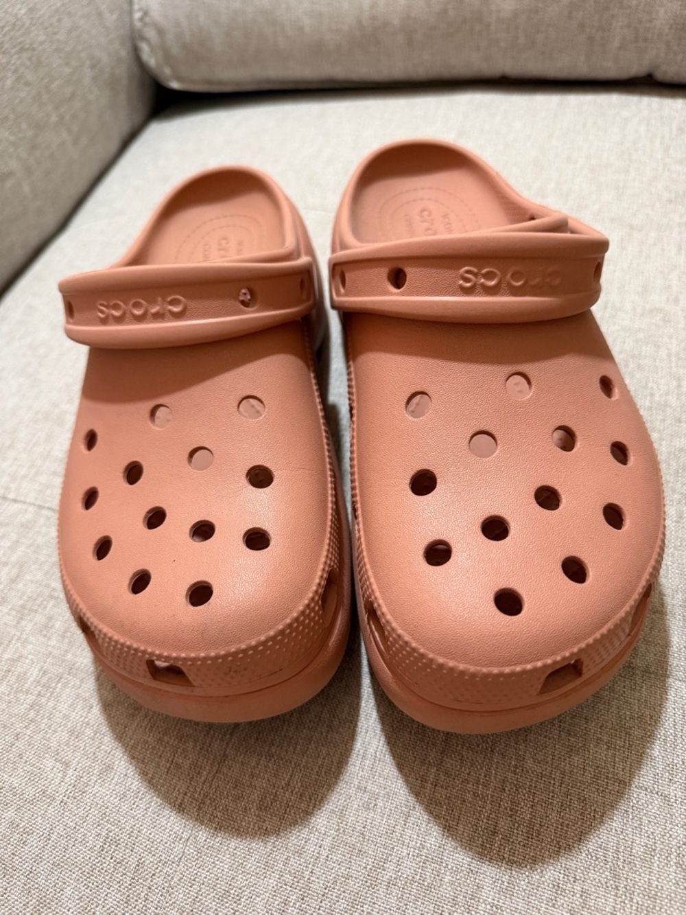 Pink platform crocs - Picture 6 of 6